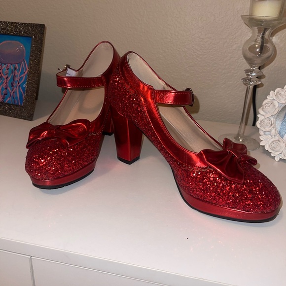 Red Glitter Heels with Bow - Picture 3 of 8
